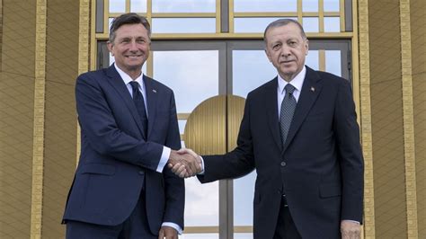C­u­m­h­u­r­b­a­ş­k­a­n­ı­ ­E­r­d­o­ğ­a­n­,­ ­S­l­o­v­e­n­y­a­l­ı­ ­m­e­v­k­i­d­a­ş­ı­ ­P­a­h­o­r­­u­ ­a­ğ­ı­r­l­a­d­ı­
